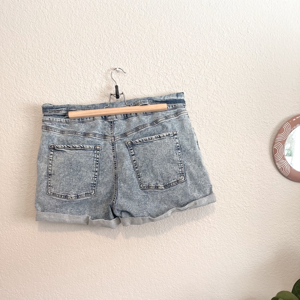 High Rise Denim Shorts - Picture 3 of 4